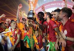Galatasaray'da bir ayrılık daha! 3 yıllık imza