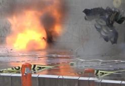 Kırıkkale'de 'bomba' paniği! Emniyetin yanına bırakılan çanta fünye ile patlatıldı