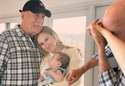 Bruce Willis'in kızlarından duygu yüklü mesajlar! 'Bu inanılmaz adam benim babam'