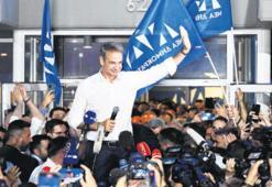 Komşuda Miçotakis tek başına iktidar