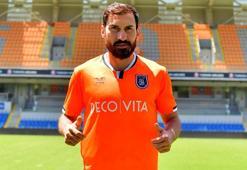 Başakşehir, Şener Özbayraklı'nın sözleşmesini uzattı