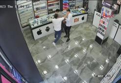 Avcılar'da cep telefonu hırsızına dayak