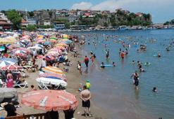 Amasra'da bayram yoğunluğu; ilçeye bir günde 10 bin araç girdi