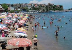 Amasra'da bayram yoğunluğu; ilçeye bir günde 10 bin araç girdi