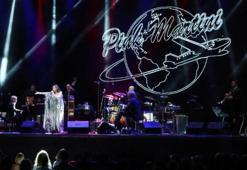 Dünyaca ünlü grup İstanbul'da konser verdi! 'Katibim' sürprizi