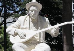 Aşık Veysel'in vefatının 50'inci yıl dönümünde Ankara'da sergisi açıldı