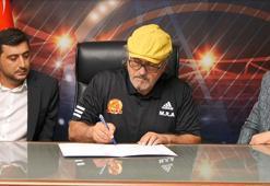 Süper Lig deneyimli teknik direktör Mustafa Reşit Akçay, Batman Petrolspor ile anlaştı