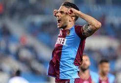 Trabzonspor'da yıldız futbolcuyla yollar ayrıldı!