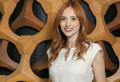 Kadın ve erkek el ele eşitliğe