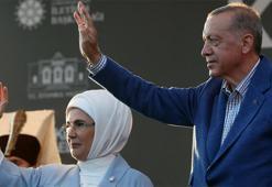 Emine Erdoğan'dan 15 Temmuz paylaşımı: Göğsü iman dolu bir milletin demokrasi zaferi
