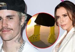 'Bunu giymektense ölmeyi tercih ederim' demişti! Victoria Beckham'ın botları dikkat çekti