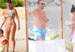 Ece Vahapoğlu ilesi ile Alaçatı tatilinde