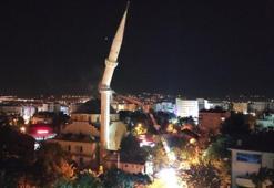 Elazığ’da hasarlı cami minaresi kontrollü olarak yıkıldı