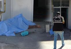 Evin kapısında kahreden son! Kanlar içerisinde yere yığıldı