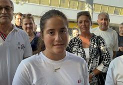 Aysu Türkoğlu'na coşkulu karşılama! 'Sadece yüzmeme odaklandım'