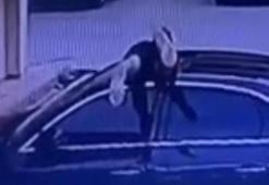 Sunroof'tan girip çaldı! Örümcek adam gibi oto faresi...