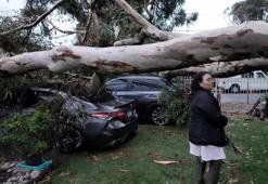 California'yı hem tropik fırtına Hilary hem deprem vurdu
