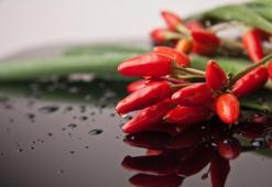 Jalapeno biberi onun yanında melek kalır! Bu biberleri denemeden acı bana şeker gibi gelir demeyin!