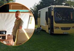 2 yıllık sigara parasıyla midibüsünü karavana çevirdi! İçinde yok yok