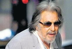 Gangsterli klibe  Al Pacino yakışır