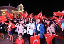 İstanbul'da Türk bayrakları ile şampiyonluk coşkusu