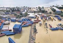 Üç aylık yağmur bir günde yağdı