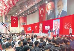 CHP İzmir kongresinde blok-çarşaf liste kavgası