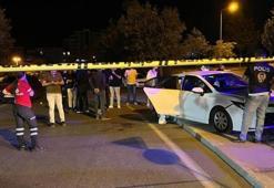 Beylikdüzü'nde kanlı infaz! Mafya babasının yeğeninin bulunduğu araca kurşun yağdırdılar