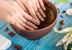 Tırnaklarınızdaki işaretlere dikkat! Sağlığınız hakkında ipucu veriyor