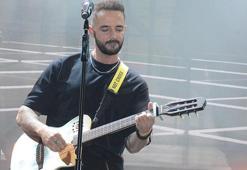 Gökhan Özen hayranlarını yağmur durduramadı!