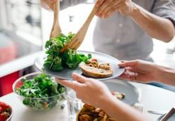 Porsiyon kontrolü yetiyor! 'Sağlıklı beslenme takıntısı dengesizlik getiriyor'