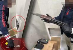 Gece kulübüne baskın! Duvardaki gizli bölmeden uzun namlulu silah çıktı