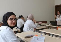 Depremzede öğrenciler hayatlarının sınavına ücretsiz hazırlanıyor