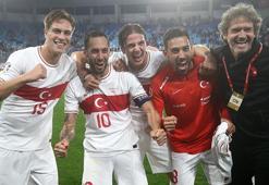 Bizim Çocuklar, Hırvatistan zaferini şarkılarla kutladı!