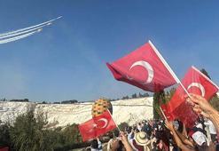 Pamukkale'de Türk Yıldızları'ndan nefes kesen gösterisi