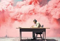 Ayna sahneden tutuluyor