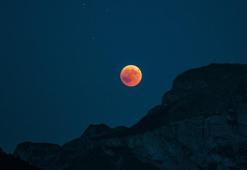 KANLI AY TUTULMASI nedir, ne zaman, saat kaçta gerçekleşecek? 2023 Ay tutulması nereden izlenecek, Türkiye'den görülecek mi?