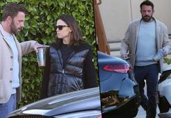 Ünlü oyuncunun eski eşiyle gergin anları! Mercedes'ini başka bir araca çarptı