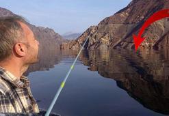 Sokaklarında gezdiklerin ilçenin üzerinde artık balık tutuyorlar