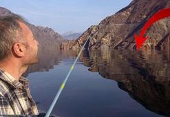 Sokaklarında gezdiklerin ilçenin üzerinde artık balık tutuyorlar