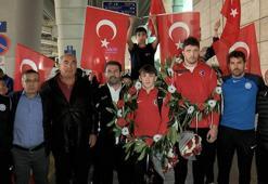 U23 Dünya Güreş Şampiyonası'nda tarih yazmıştı! Hamza Bakır'a coşkulu karşılama