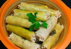 Parmak ısırtan kıymalı pırasa dolması tarifi! Tadına bakan tarif isteyecek