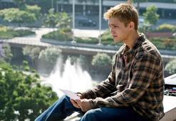 Genç oyuncu yatak odasında ölü bulundu!