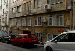 Orhan Pamuk komşularıyla mahkemelik oldu: Binayı ele geçirip, yıkıp tekrar yaptırmak istiyor