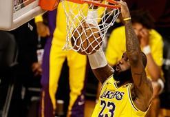 LeBron James, NBA tarihine geçti!