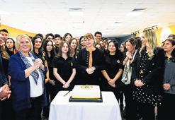 Demirören Medya Lisesi’nde öğretmenlere vefa töreni