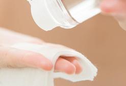 Cilt toniklerine tonlarca para dökmeyin! Gözenekleri küçültüp cildi sıkılaştırıyor