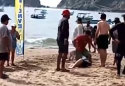 Korkunç olay! Anne ve küçük kızına köpekbalığı saldırdı