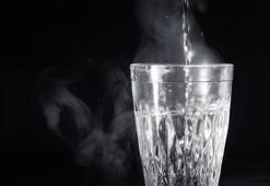 Ilık içince inanılmaz etkili! Su deyip geçmeyin, bu hastalıkları kökünden kazıyor