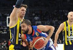 Nefes kesen derbide Anadolu Efes, Fenerbahçe Beko'yu 81-80 mağlup etti